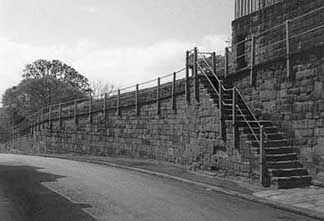 wall before ring road