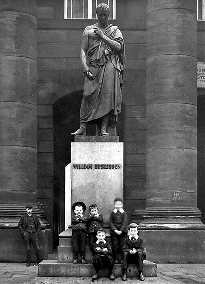 huskisson statue and kids