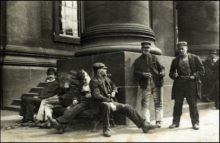 dockers at the customs house
